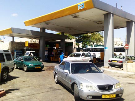 זעם בתחנות הדלק (צילום: יוסי זילברמן)