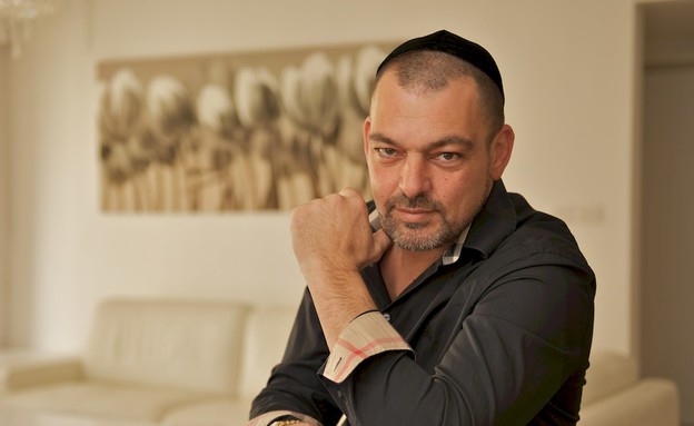 משה חיים בביתו צילום רועי ברקוביץ (צילום: רועי ברקוביץ)