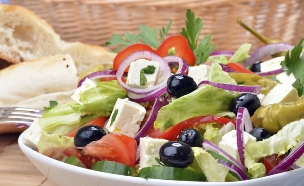 סלט יווני (צילום: אימג'בנק / Thinkstock)
