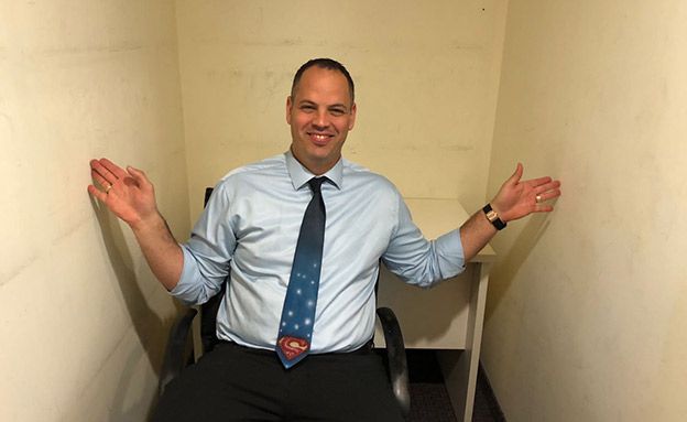 משכיר המשרד בחלל הקטן (צילום: בית שוהם בתל אביב) משכיר המשרד בחלל הקטן (צילום: בית שוהם בתל אביב)