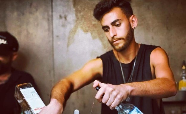 הברמן מהמועדון המיתולוגי (צילום: שני רייך | צילום מסך מתוך האינסטגרם @talgross9)