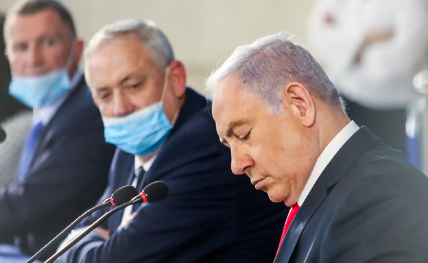 ביבי נתניהו ובני גנץ, פגישת הקבינט בירושלים, נתניה (צילום: מארק ישראל סלם, פלאש 90) ביבי נתניהו ובני גנץ, פגישת הקבינט בירושלים, נתניה (צילום: מארק ישראל סלם, פלאש 90)
