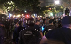 השוטרים והמפגינים בת"א
