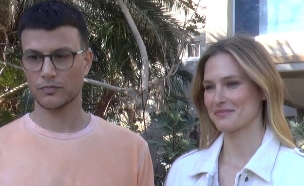 אסי עזר ובר רפאלי בריאיון (צילום: רפי דלויה)