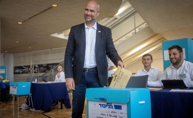 אמיר אוחנה (צילום: יונתן זינדל, פלאש 90)