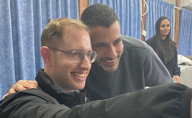 שרון גל חוגג עם יועץ ראש הממשלה שרון גל חוגג עם יועץ ראש הממשלה