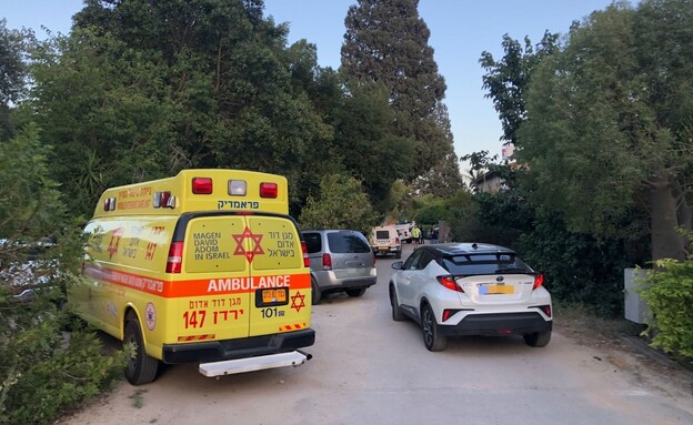 הזירה באשדות יעקב (צילום: תיעוד מבצעי מד"א) הזירה באשדות יעקב (צילום: תיעוד מבצעי מד"א)