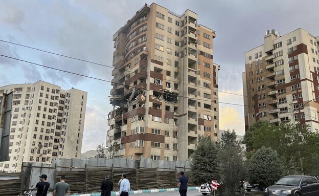 ישראל תוקפת באיראן  (צילום: AP)