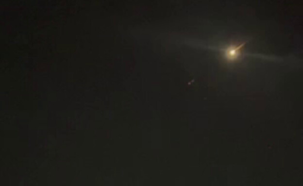 יירוטים בשמי הארץ (צילום: שימוש לפי סעיף 27א' לחוק זכויות יוצרים) יירוטים בשמי הארץ (צילום: שימוש לפי סעיף 27א' לחוק זכויות יוצרים)
